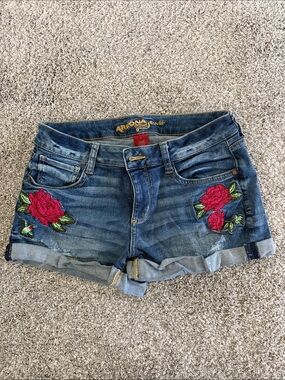 Women's Blue Denim Floral Embroidered Shorts Size 7